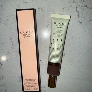 Gucci Glow Skin Tint in Shade Deep 59